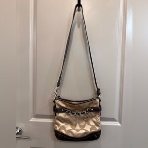 Coach Crossbody purse beautiful color leather bottom